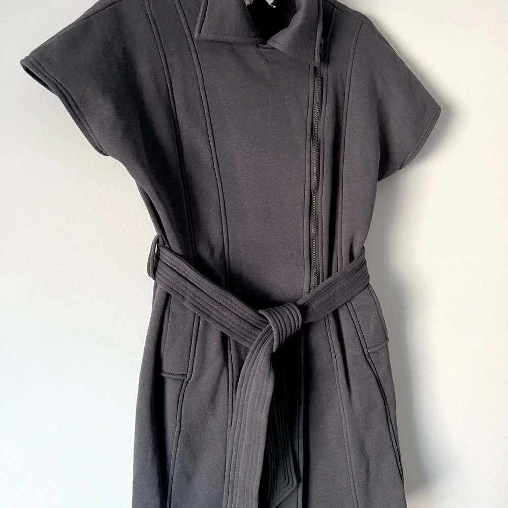 Cozy Deep Gray Short Sleeve Belted Coat - Picture 4 of 12